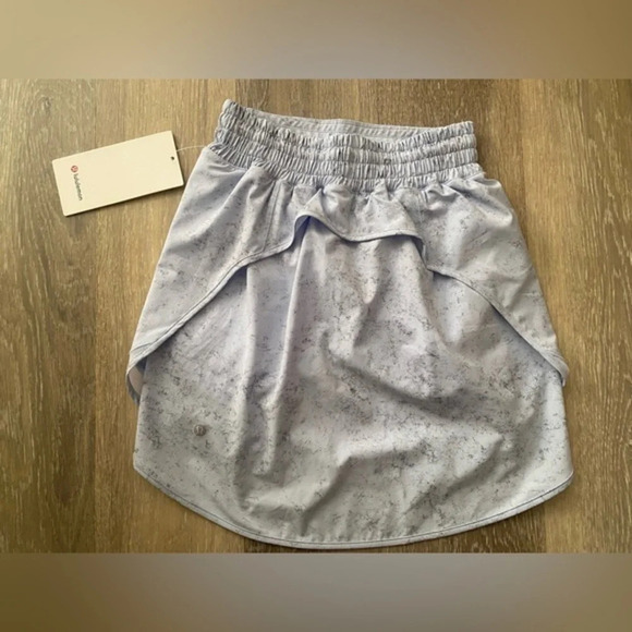lululemon athletica Dresses & Skirts - Lululemon Hotty Hot High Rise Skirt *Long* size 2‎